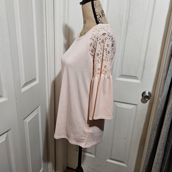 Adrianna Papell Pale Pink Lace Shoulder Blouse Size S - Picture 5 of 11